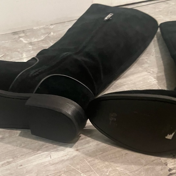 Elegant Black Knee-High Women's Boots - Picture 6 of 10